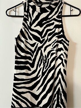 White House Black Market Sweater Size XS